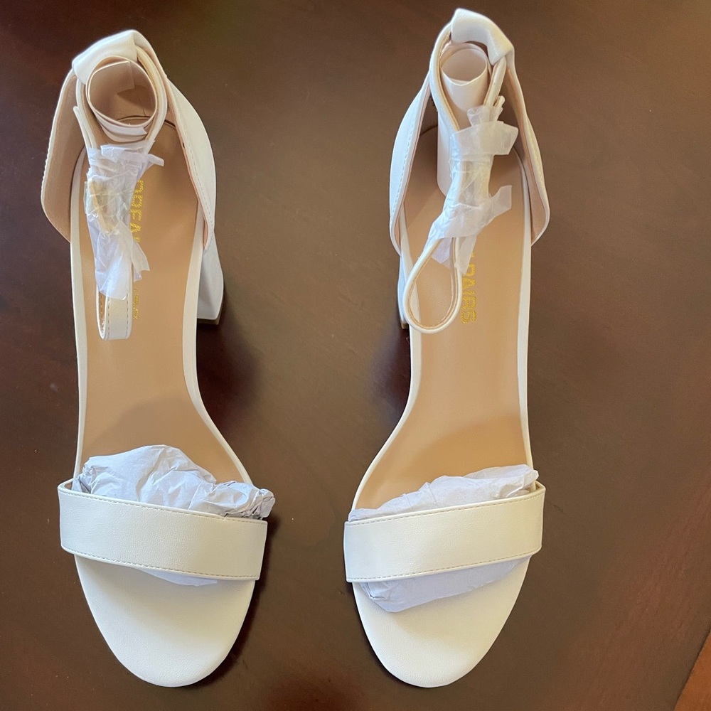 White Chunky Heel Shoe